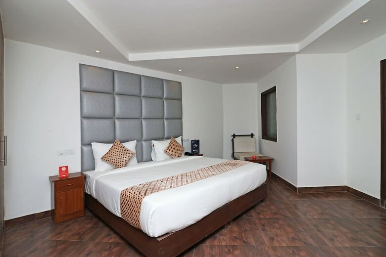 Oyo 10327 The K Hotel