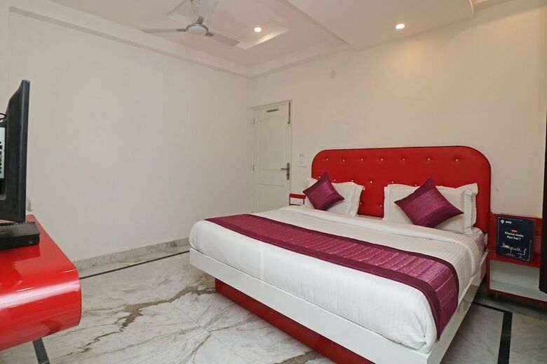 Hotel Oyo 9821 Gali Hari Mandir