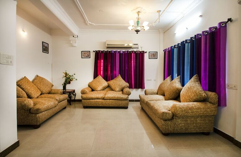 Hotel Oyo 8271 Elite Homes