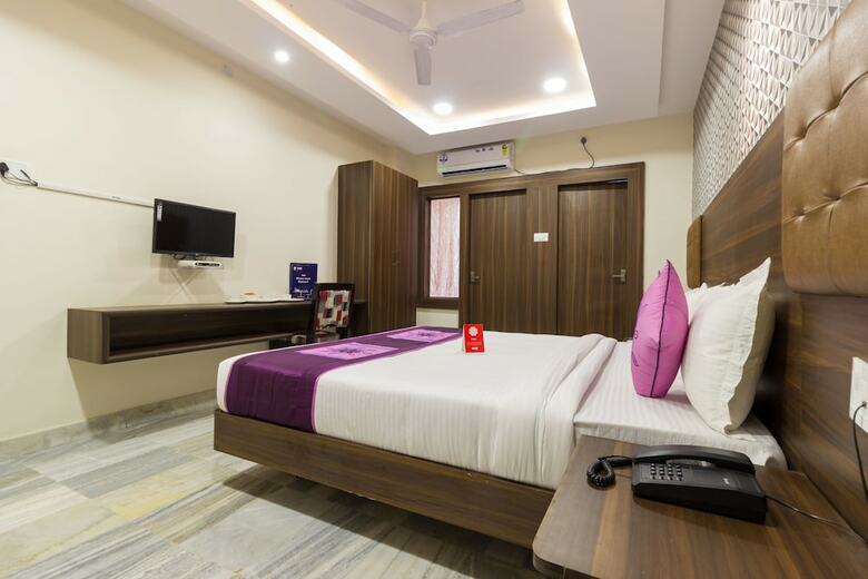 Oyo 6651 Hotel Srujana Stay Inn