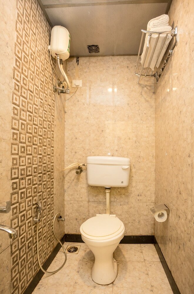 Hotel Oyo 7062 Amana Suites