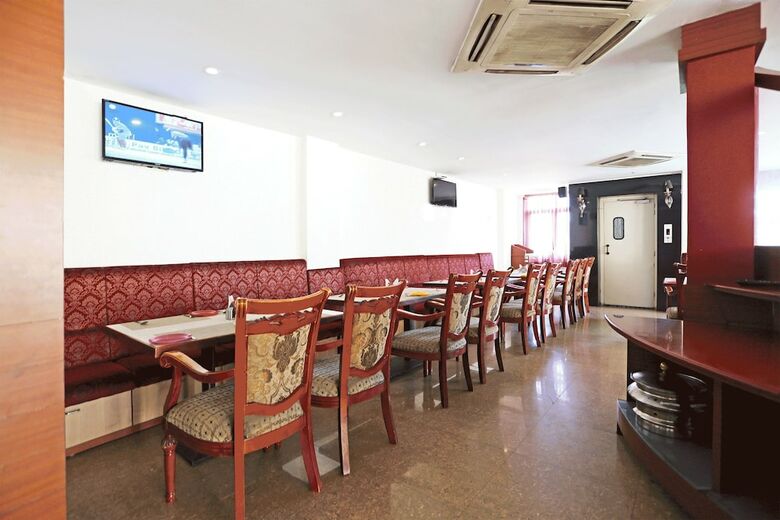 Oyo 7552 Hotel Svm Grand