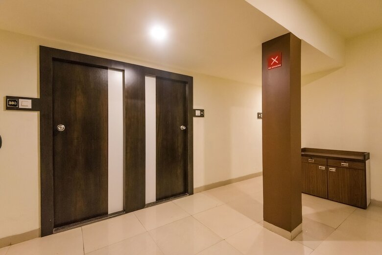 Oyo 7727 Hotel Sarovar Grand