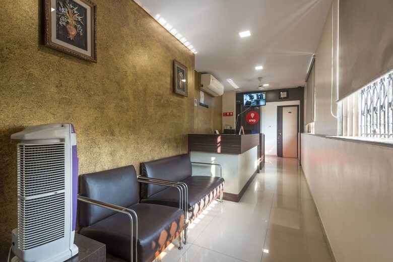 Oyo 7892 Hotel Minerva Residency