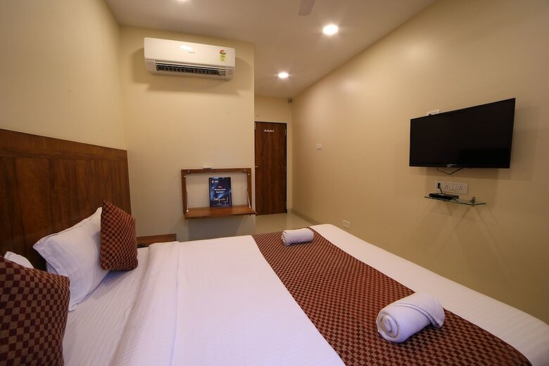Hotel Oyo 8757 Prakash Inn