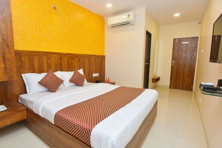 Hotel Oyo 8757 Prakash Inn
