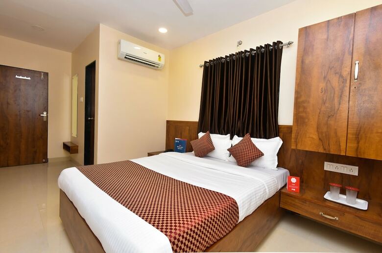 Hotel Oyo 8757 Prakash Inn
