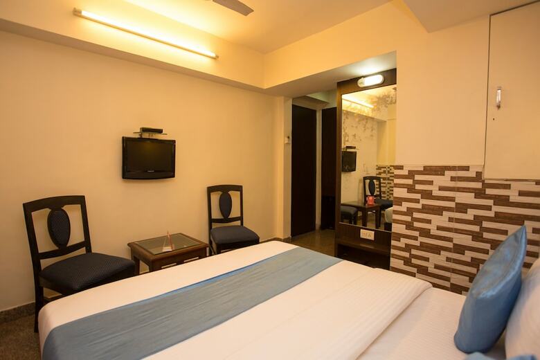 Hotel Oyo 8850 J K Regency