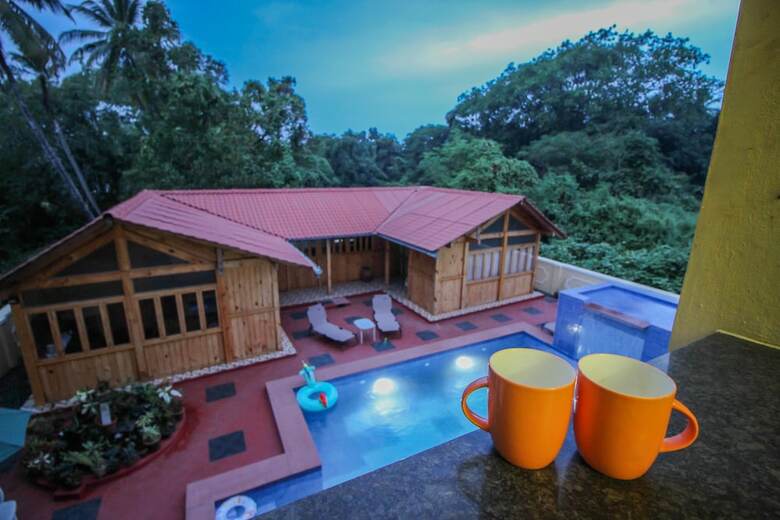 Villa Oyo 10723 Home Pool View Studio Colva