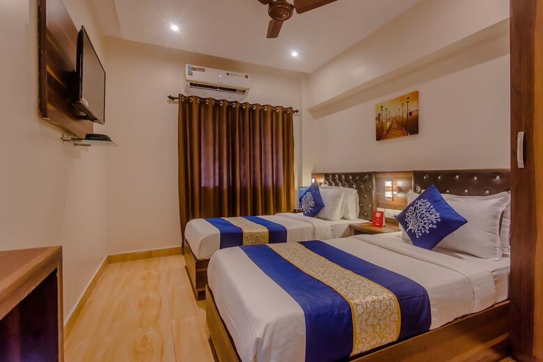 Oyo 10056 Hotel Elite