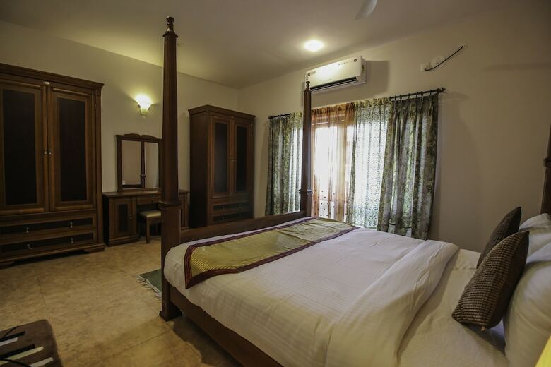 Hotel Oyo 10871 Home Luxurious 3bhk Dona Paula
