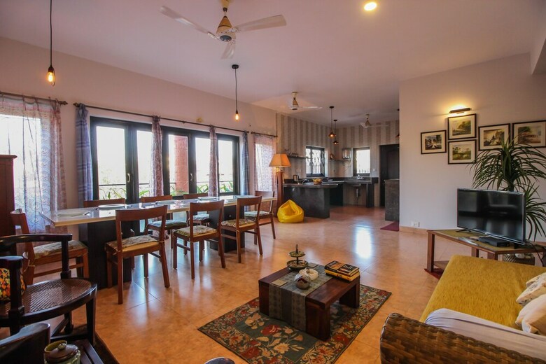 Hotel Oyo 10871 Home Luxurious 3bhk Dona Paula