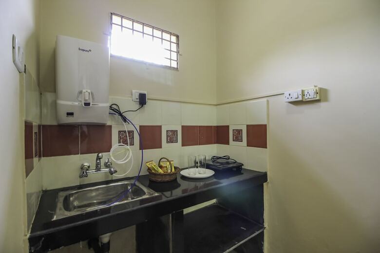 Villa Oyo 10958 Home Modern Studios Candolim