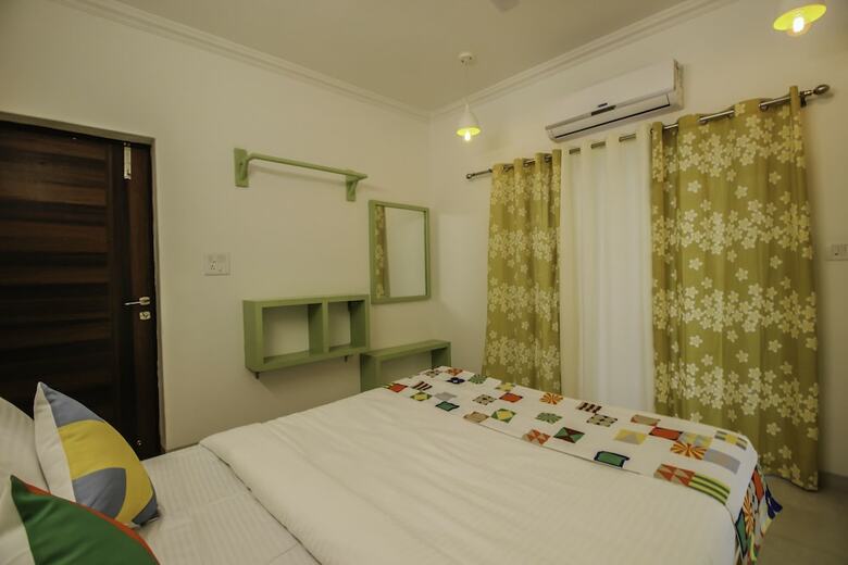 Apartamentos Oyo 10966 Home Poolside Paradise 2bhk Siolim