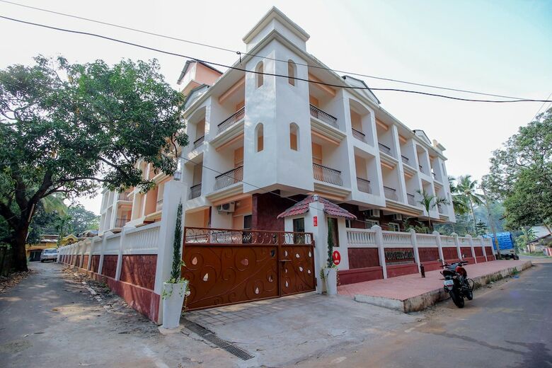Apartamentos Oyo 10966 Home Poolside Paradise 2bhk Siolim