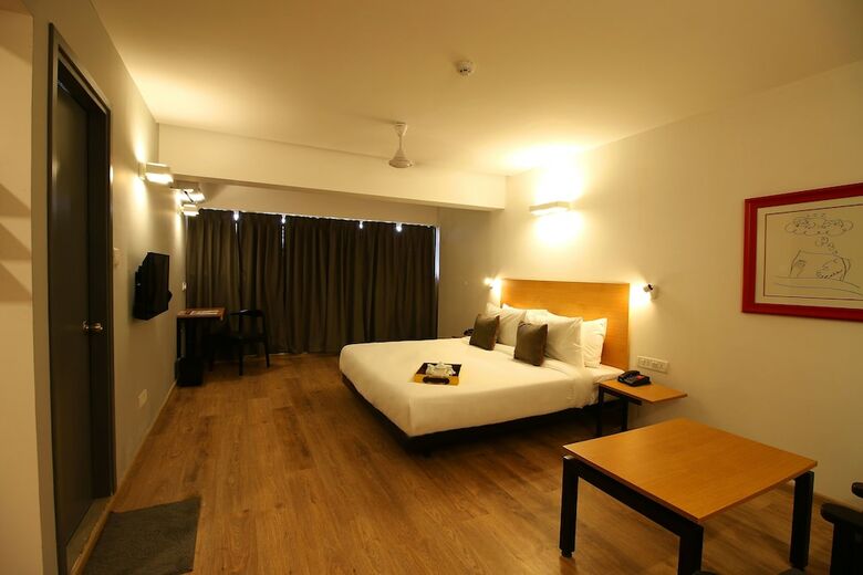 Hotel Oyo Townhouse 021 Bombay Exhibition Centre