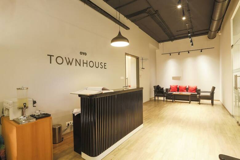Hotel Oyo Townhouse 021 Bombay Exhibition Centre