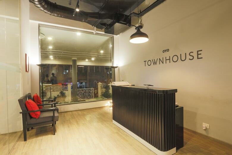 Hotel Oyo Townhouse 021 Bombay Exhibition Centre