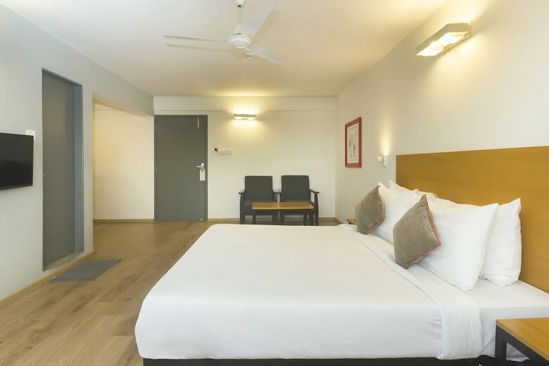 Hotel Oyo Townhouse 021 Bombay Exhibition Centre