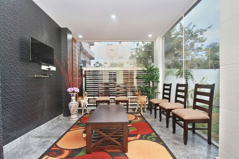 Oyo 7153 Hotel Amber