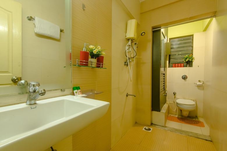 Oyo 10053 Apartment Powai