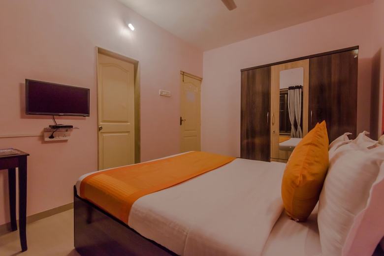 Oyo 10053 Apartment Powai