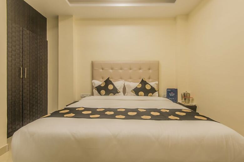 Hotel Oyo 10005 Borivali