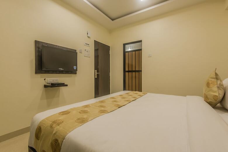 Hotel Oyo 10005 Borivali