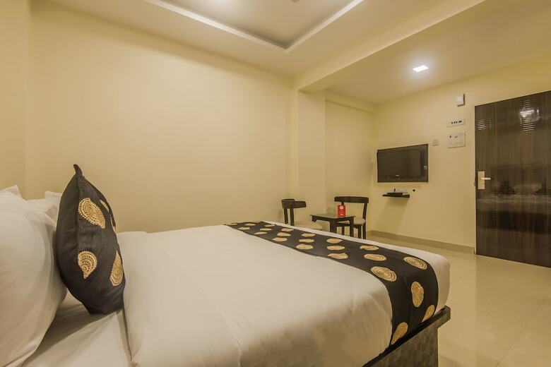 Hotel Oyo 10005 Borivali