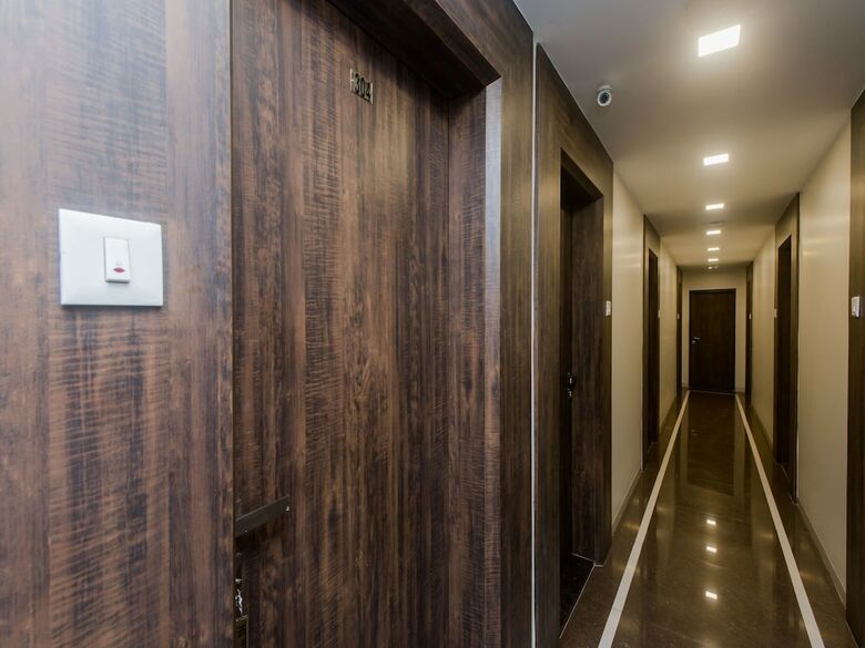 Oyo 10650 Hotel Lotus Residency