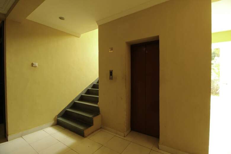 Hotel Oyo 10798 Home Premium Studio Paroda