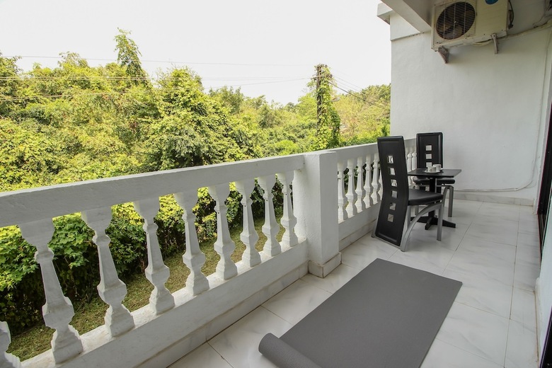 Hotel Oyo 10798 Home Premium Studio Paroda