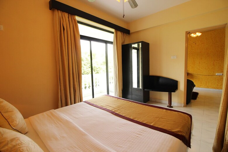 Hotel Oyo 10798 Home Premium Studio Paroda