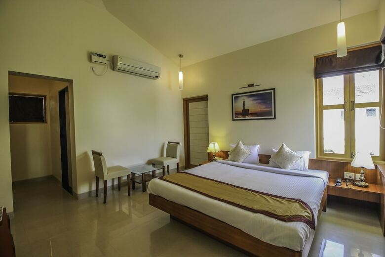 Oyo 10157 Home Exotic 4bhk Villa Dona Paula