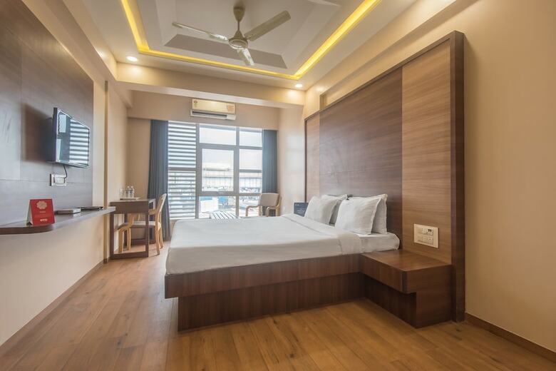 Oyo 9644 Hotel Mahadev Residency