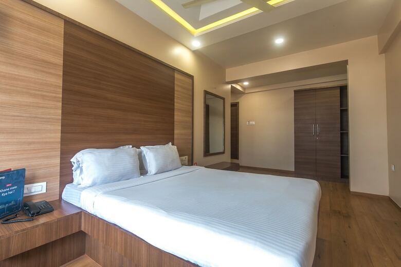 Oyo 9644 Hotel Mahadev Residency