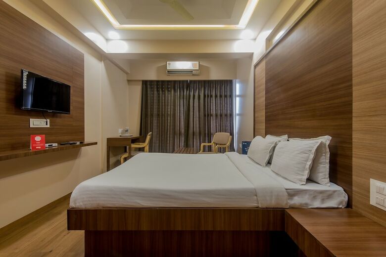 Oyo 9644 Hotel Mahadev Residency