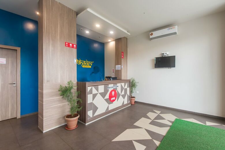 Oyo 9644 Hotel Mahadev Residency