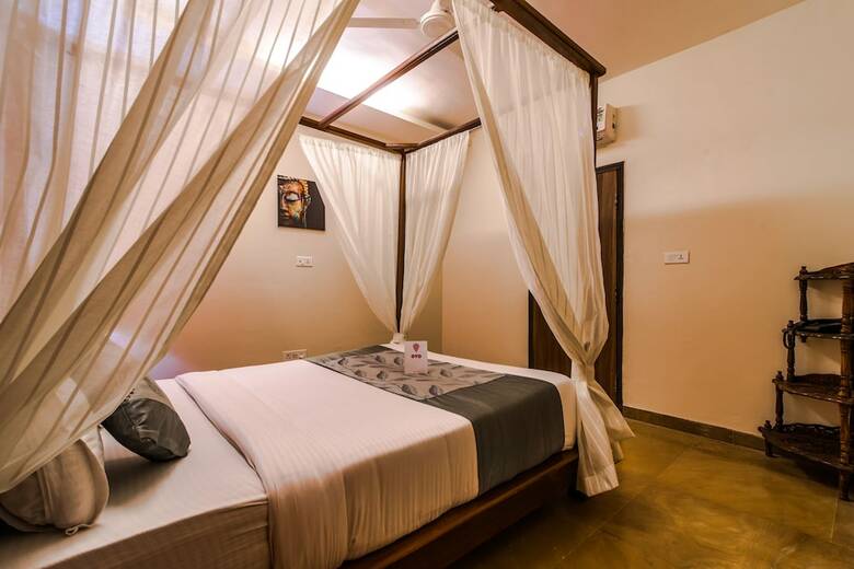 Hotel Oyo 5671 Maximum Holiday Inn