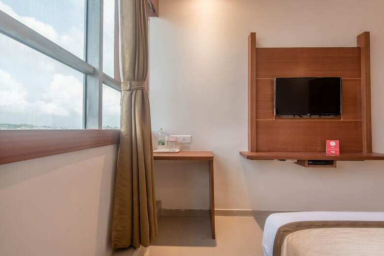 Hotel Oyo 9328 Empire Suite