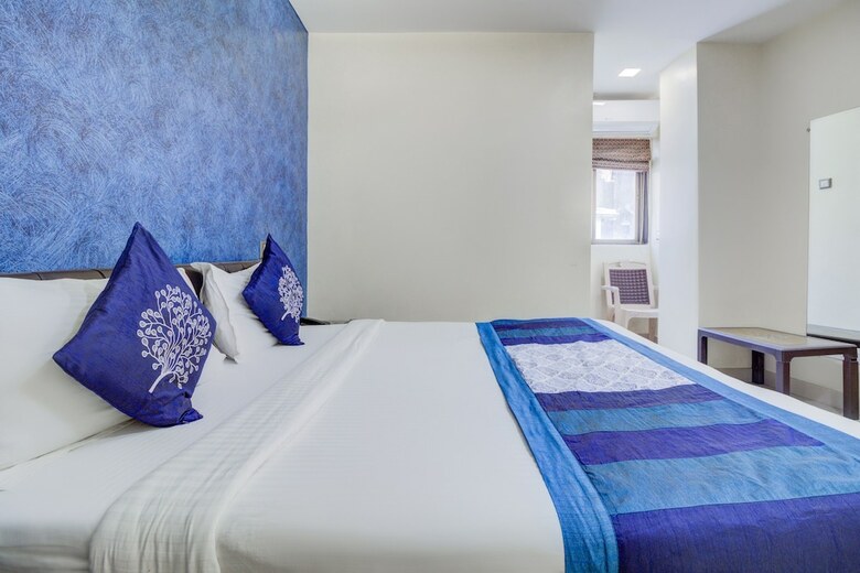 Oyo 9748 Hotel Girgaon Palace