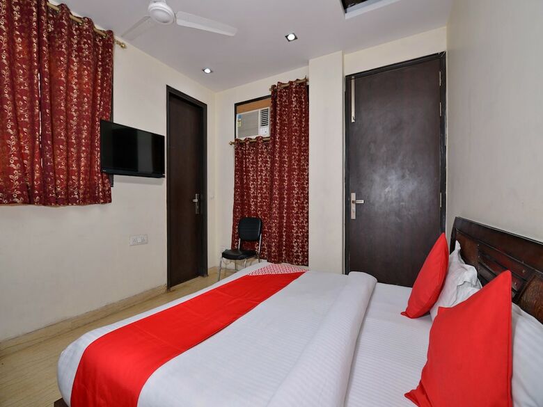 Oyo 466 Hotel Lotus B&B
