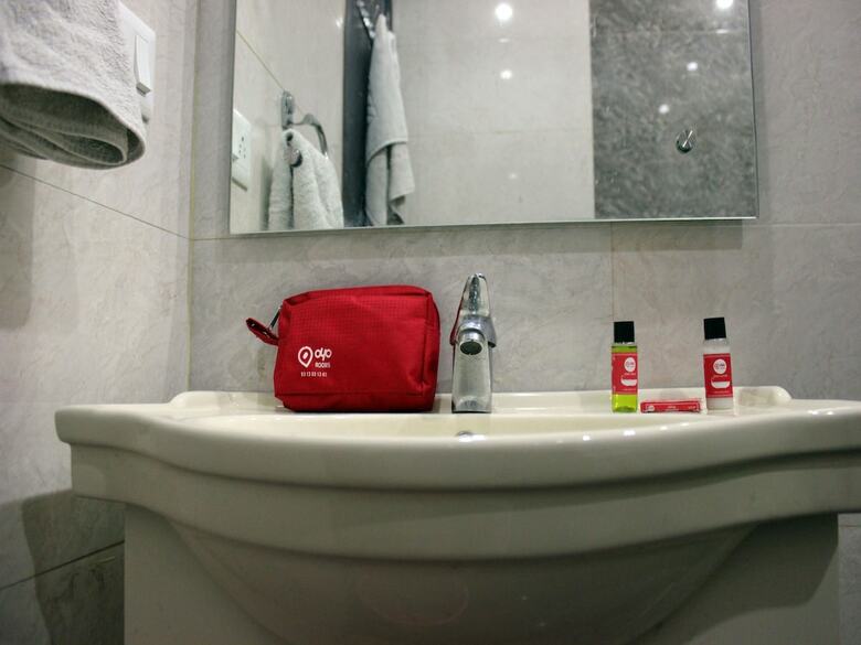 Oyo 466 Hotel Lotus B&B