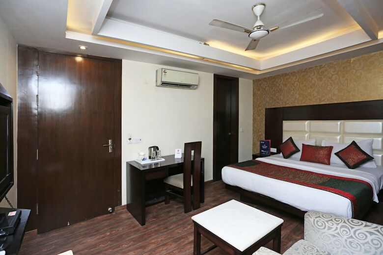 Oyo 443 Hotel Lohias