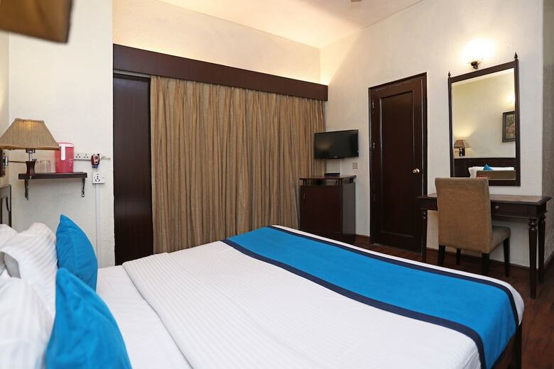 Oyo 1219 Hamilton Hotel