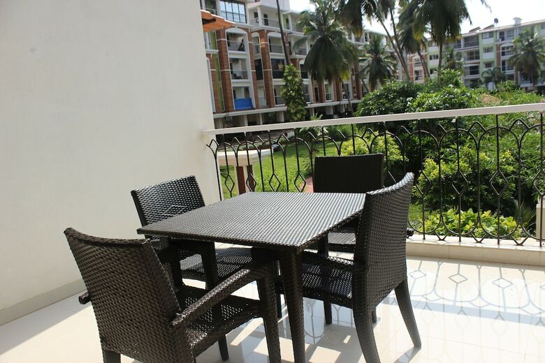 Apartamentos Oyo 9364 Home Modern 2 Bhk Pool View Candolim