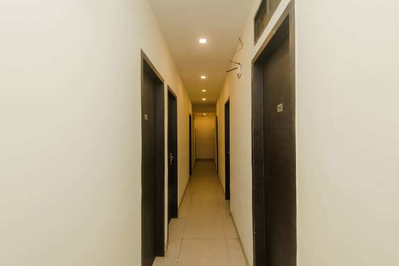 Oyo 10103 Hotel Aviva
