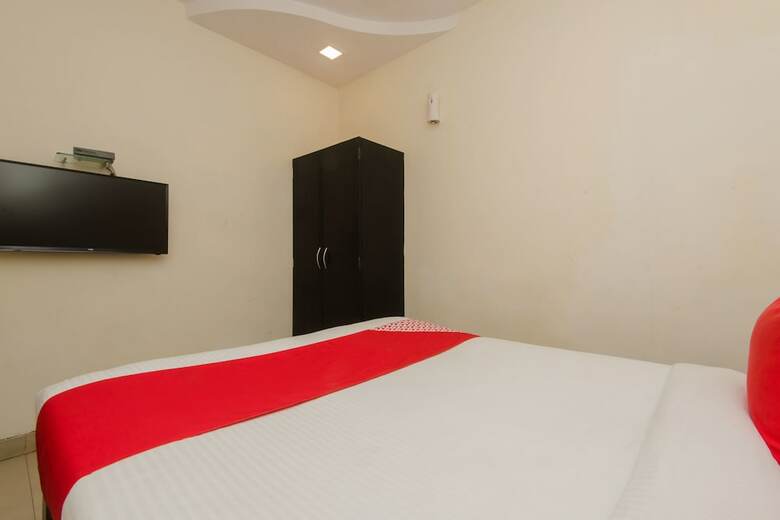 Oyo 10103 Hotel Aviva