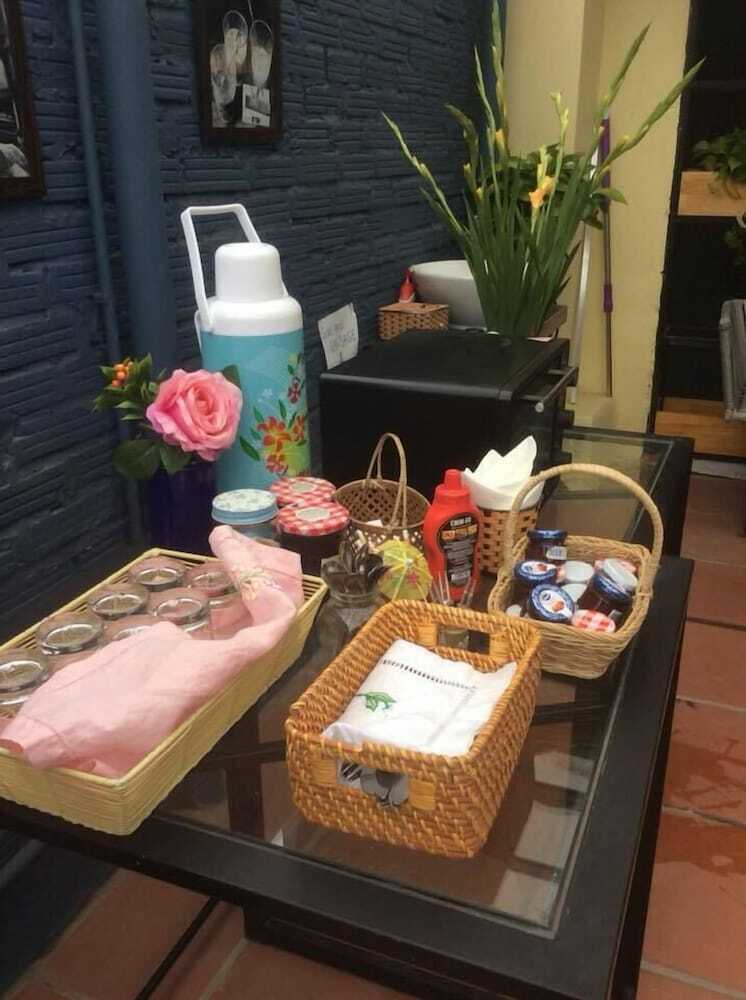 Hostal L'etage House - Hostel