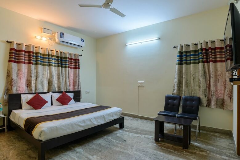 Hotel Oyo 9250 Green Suits